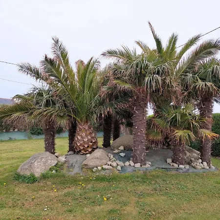 Semi-detached House With Sea Views, Σπίτι διακοπών *