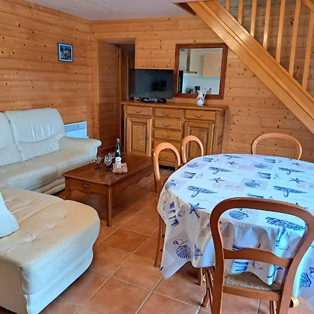 Semi-detached House With Sea Views, Σπίτι διακοπών